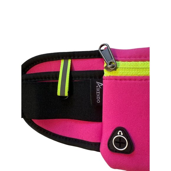 💖Akendo Running Belt With Reflective Stripes For Phone/Keys - Adjustable Waist - Picture 3 of 5